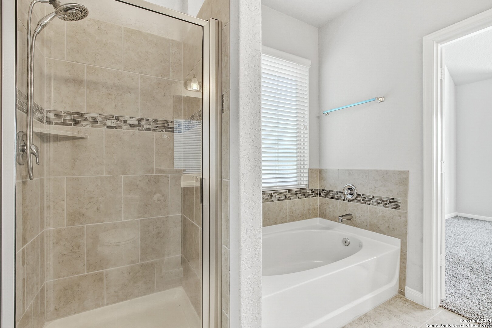 6035 Snorkel Square Converse TX 78109