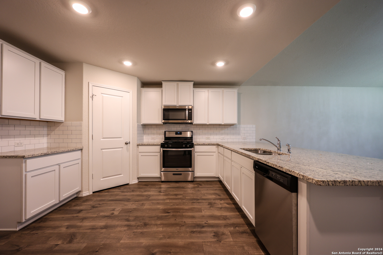 6407 Kendall Cove Converse TX 78109