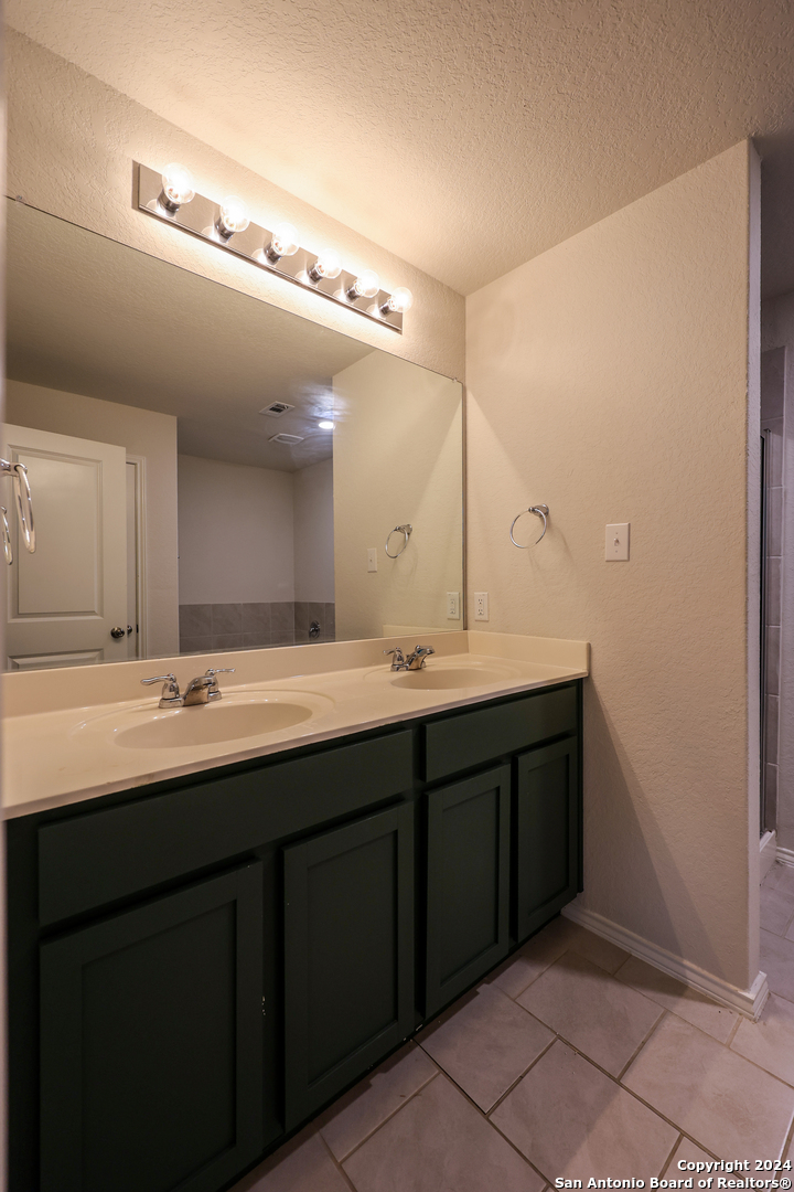 6407 Kendall Cove Converse TX 78109