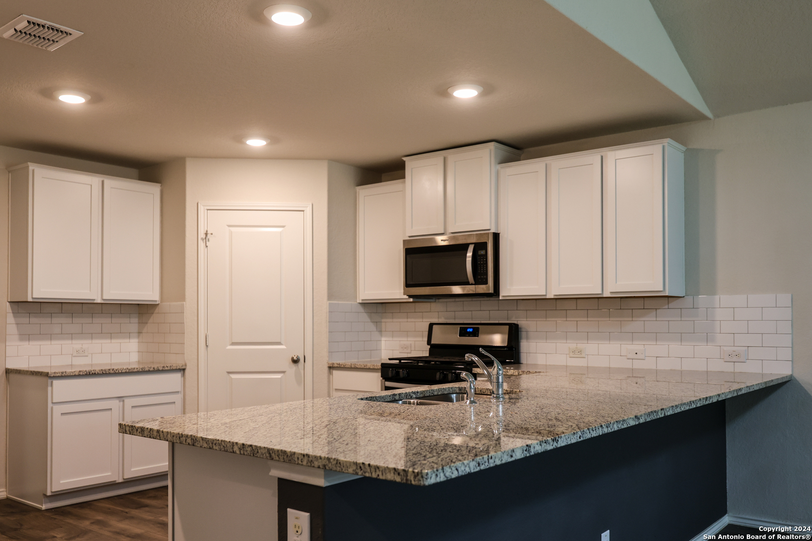 6407 Kendall Cove Converse TX 78109