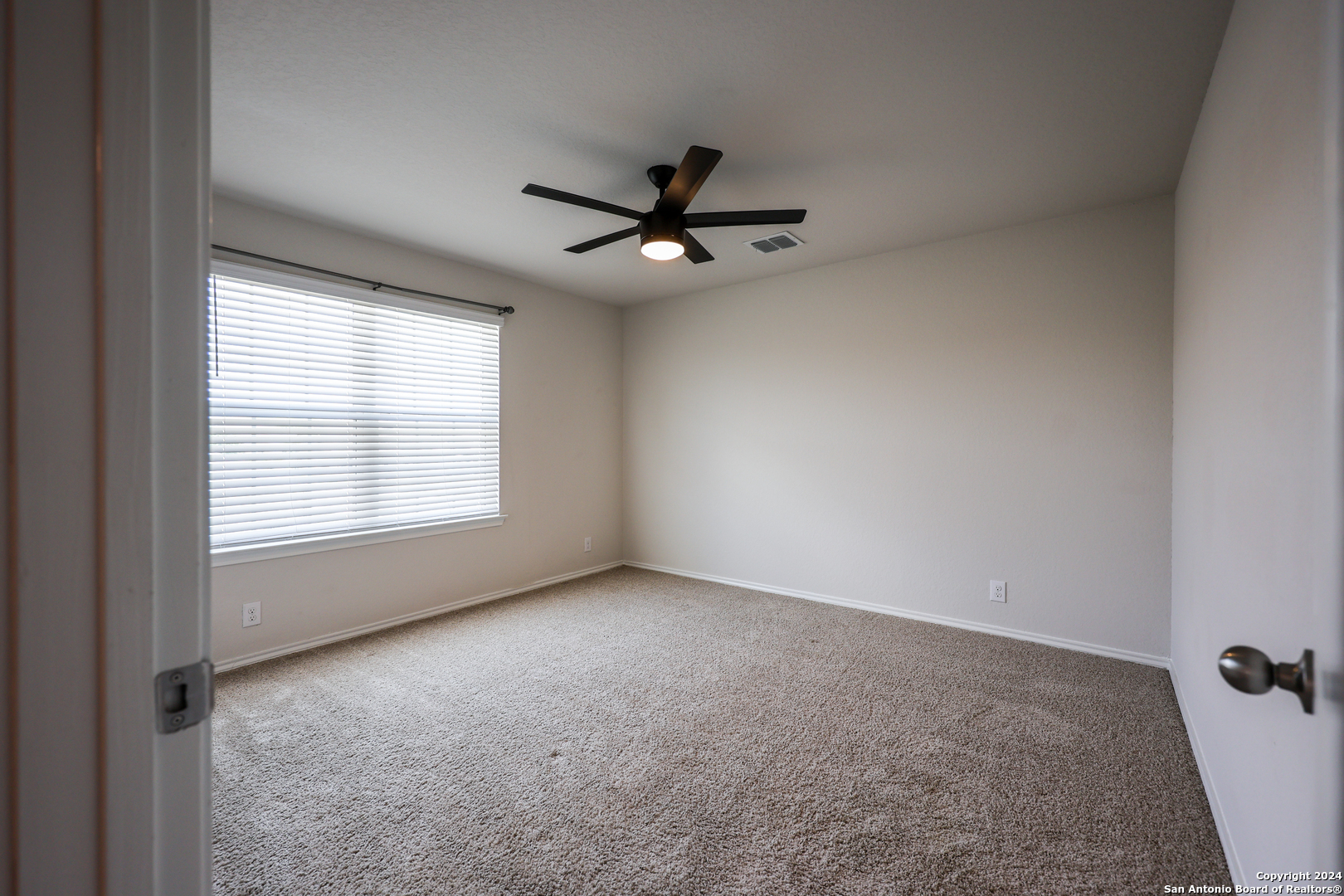6407 Kendall Cove Converse TX 78109
