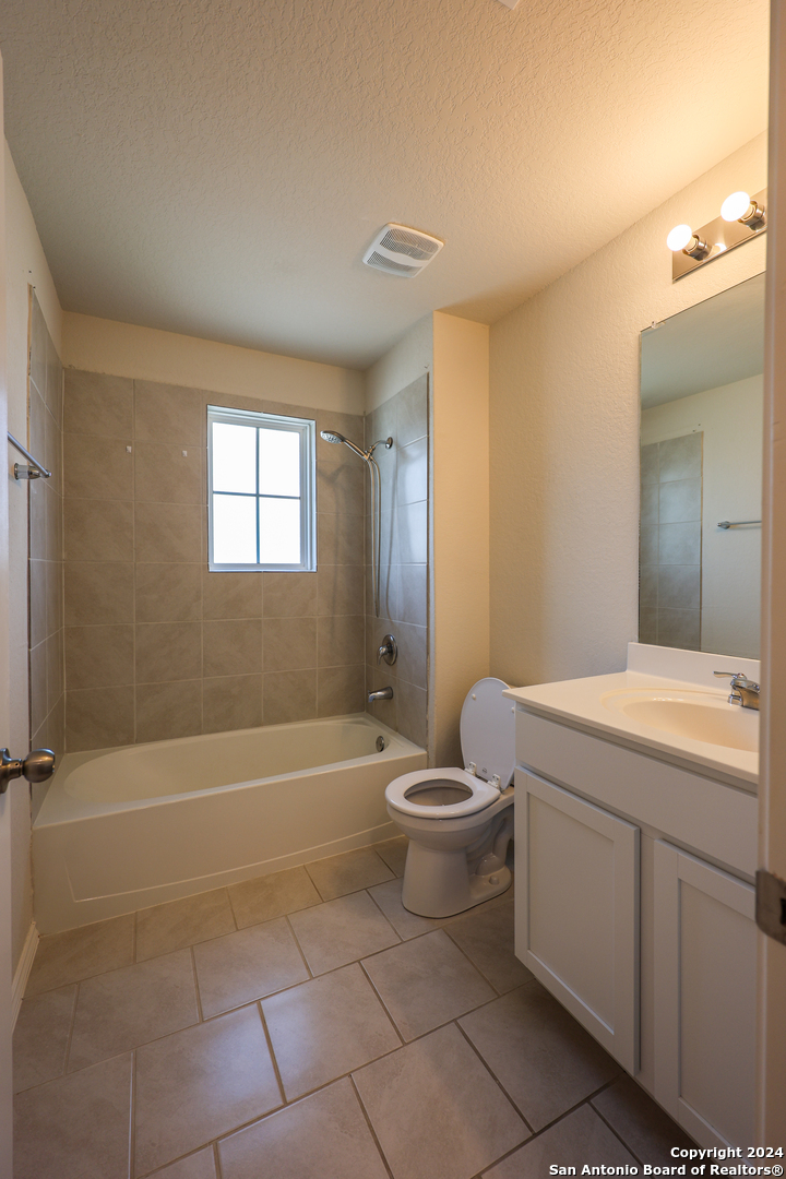 6407 Kendall Cove Converse TX 78109