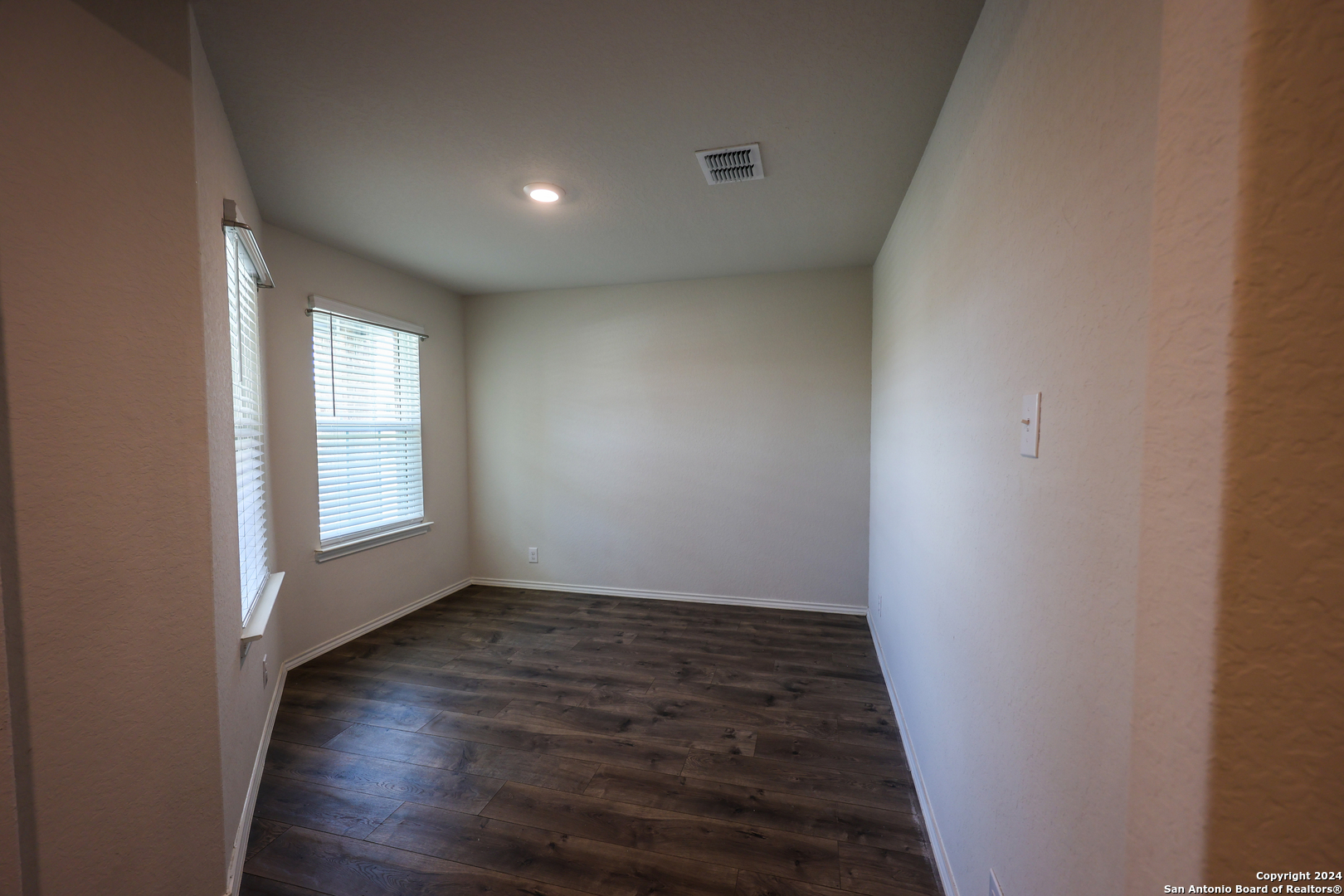 6407 Kendall Cove Converse TX 78109