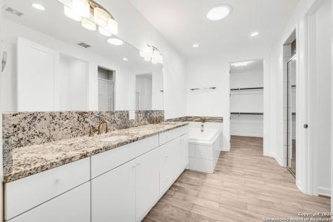 1303 Summerfield San Antonio TX 78258