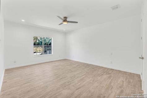 1303 Summerfield San Antonio TX 78258