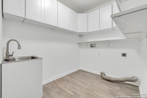 1303 Summerfield San Antonio TX 78258