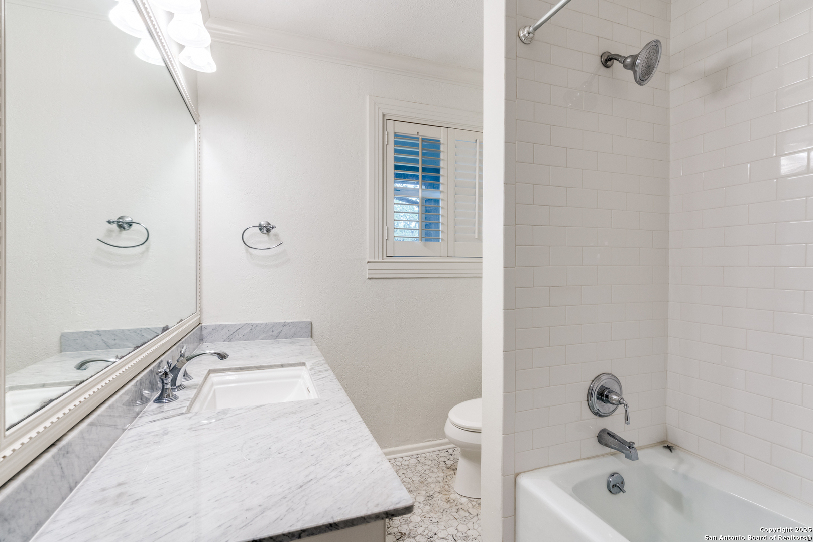 100 Seford Drive Terrell Hills TX 78209