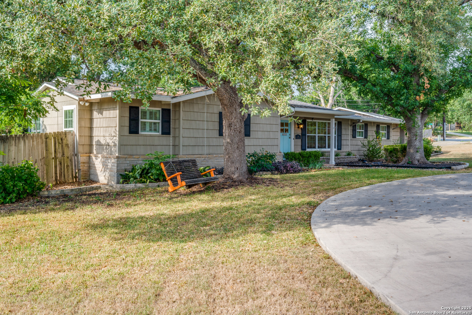 100 Seford Drive Terrell Hills TX 78209