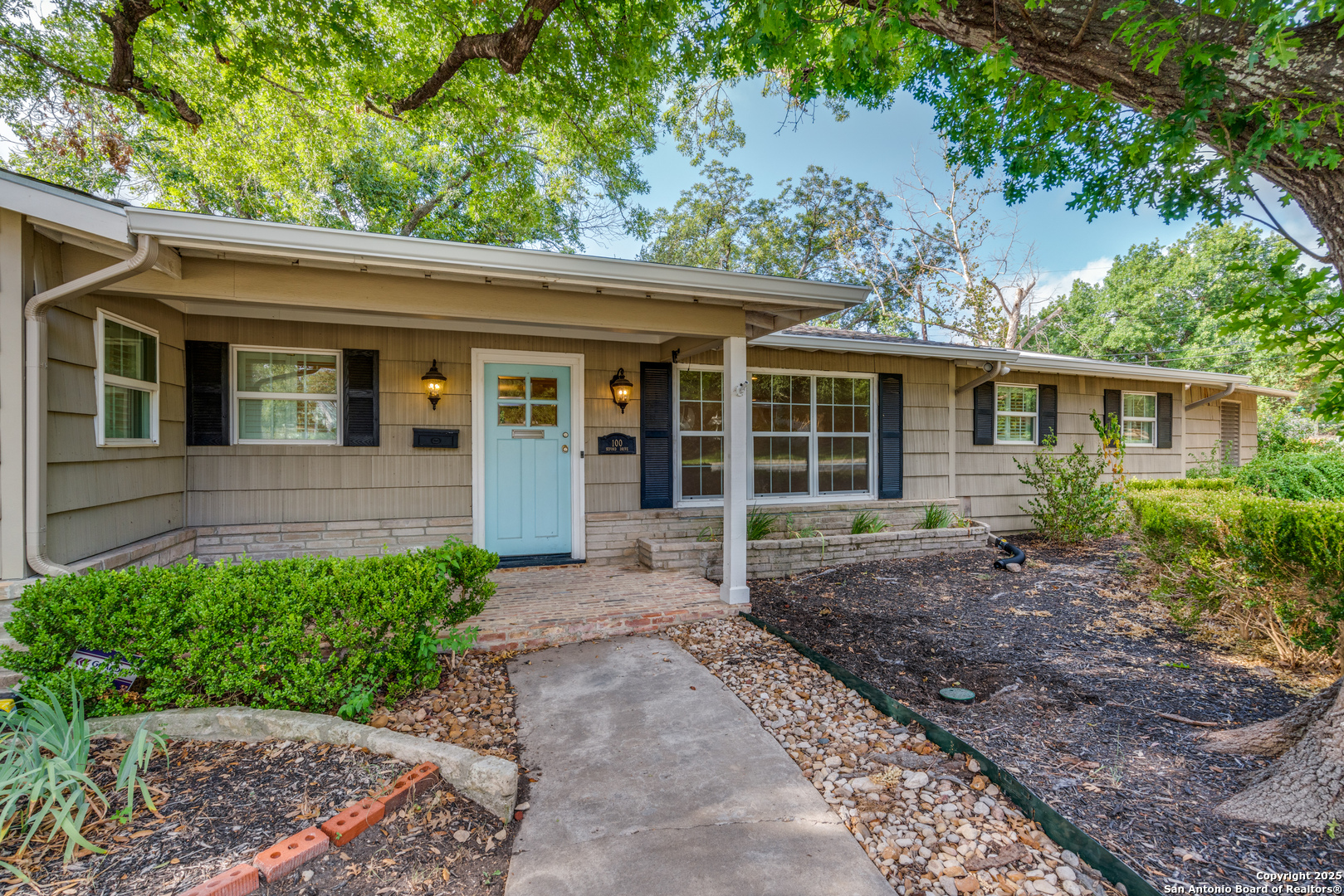100 Seford Drive Terrell Hills TX 78209