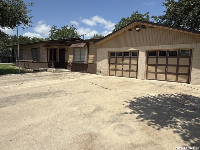 718 W Elwood Street Falls City TX 78113