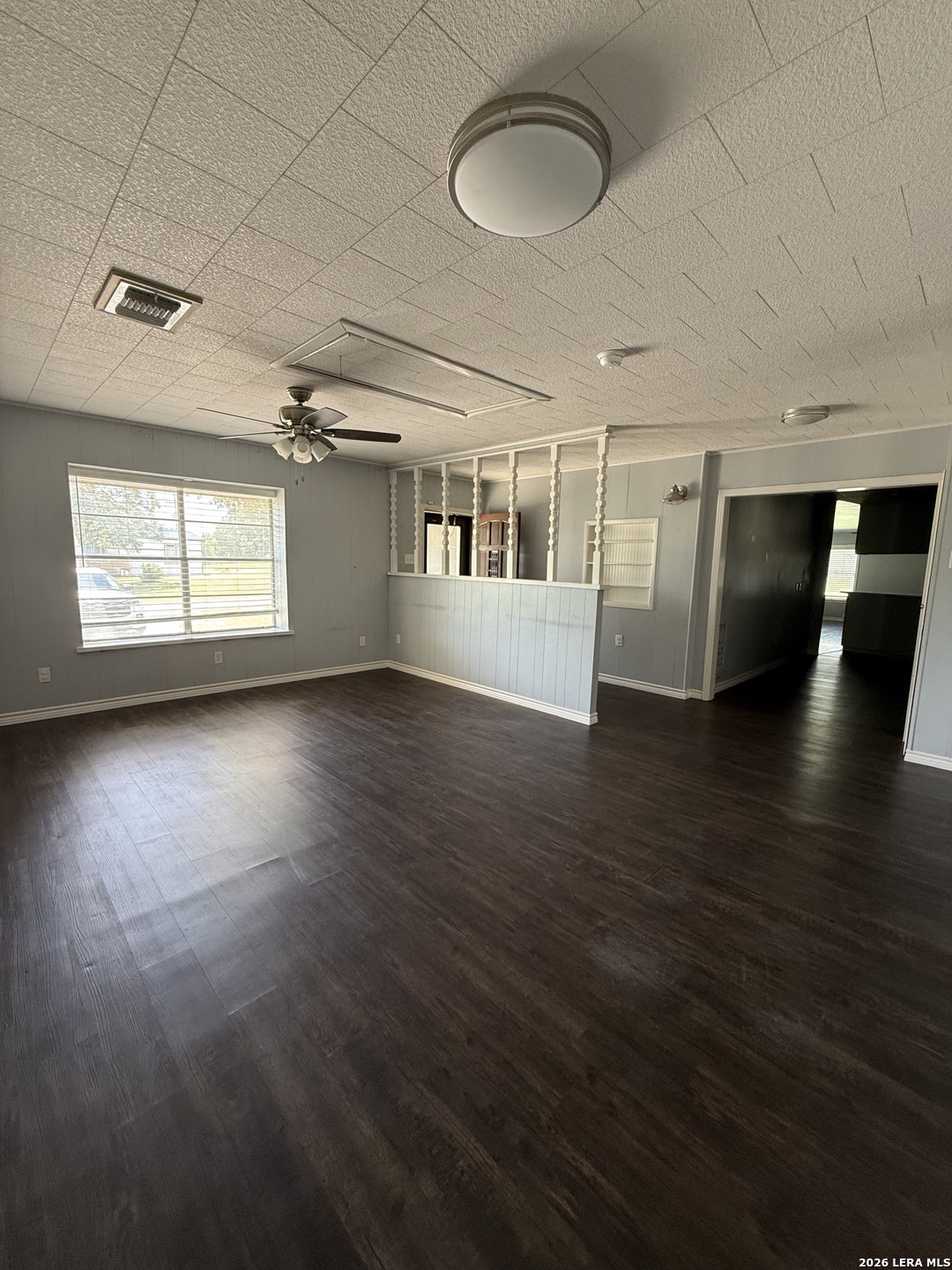 718 W Elwood Street Falls City TX 78113