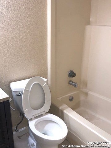 550 Dukeway Universal City TX 78148