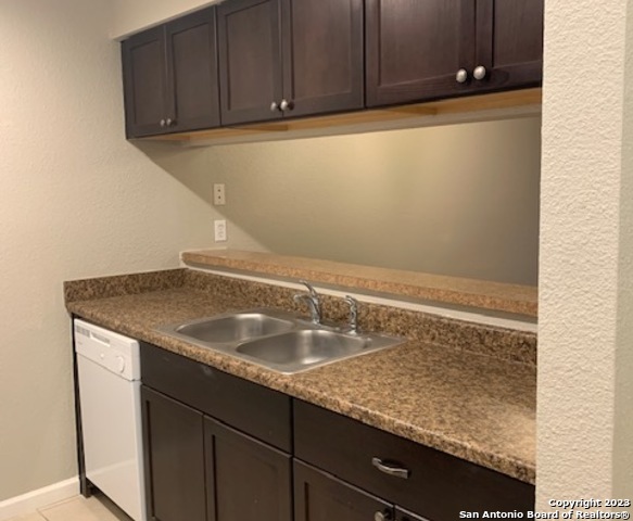 550 Dukeway Universal City TX 78148