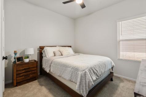 4250 Admirals Bend Converse TX 78109
