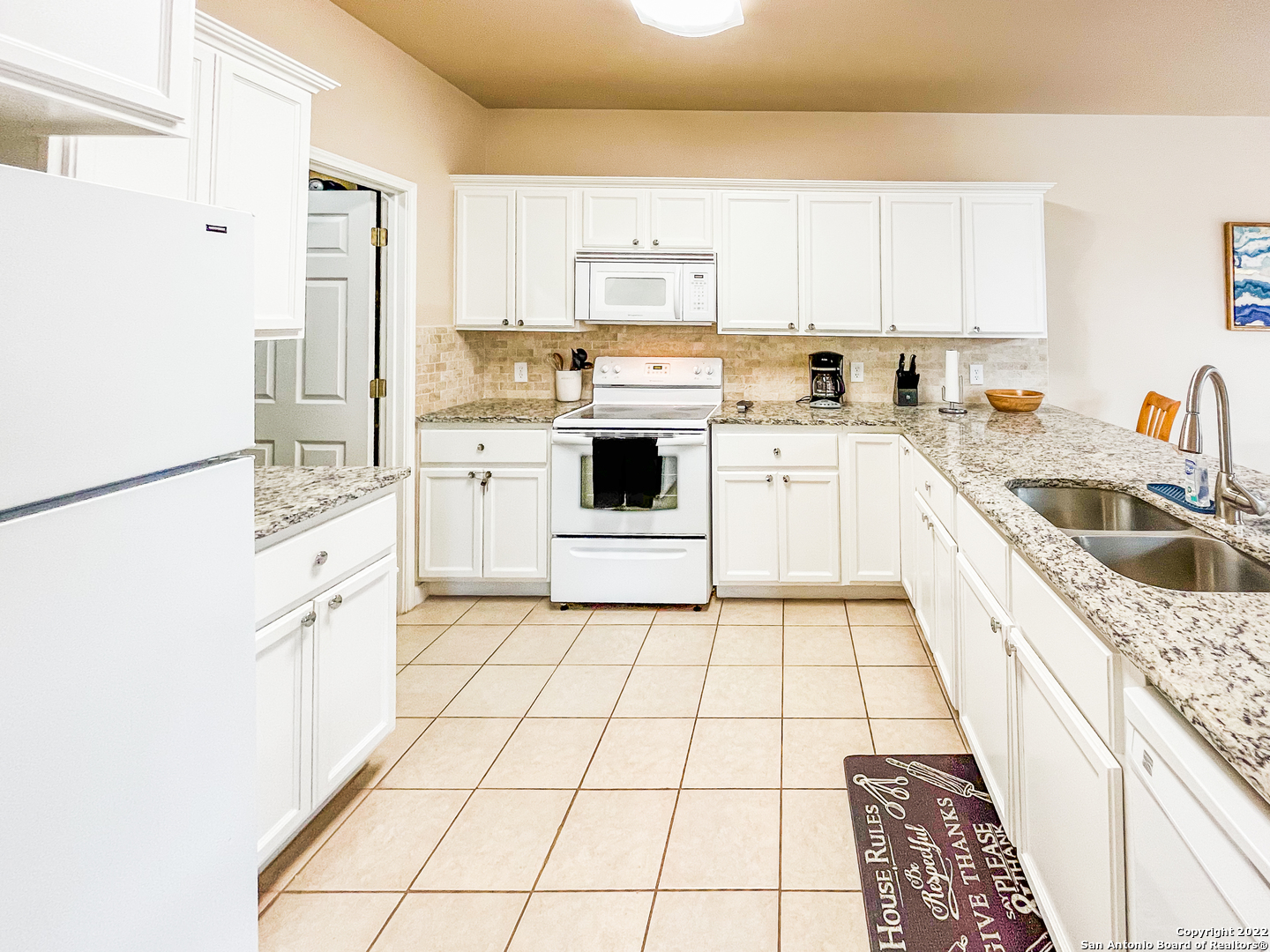 151 Chapel Hill Circle, San Antonio TX 78240