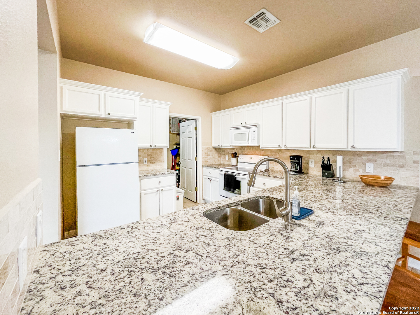 151 Chapel Hill Circle, San Antonio TX 78240