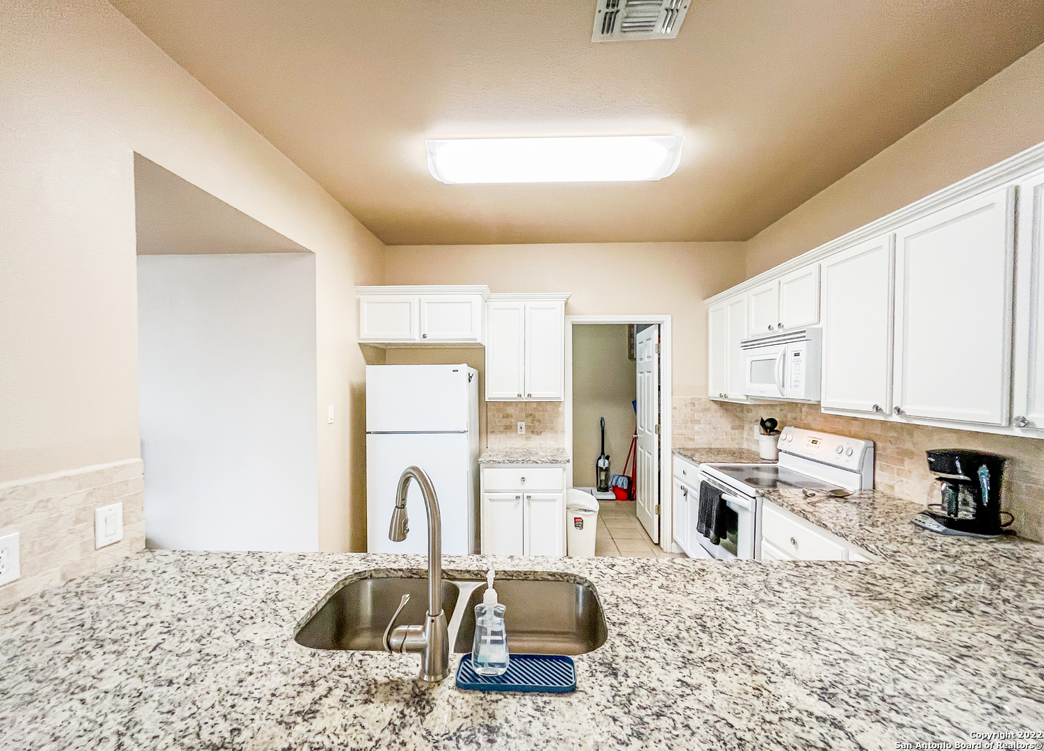 151 Chapel Hill Circle, San Antonio TX 78240