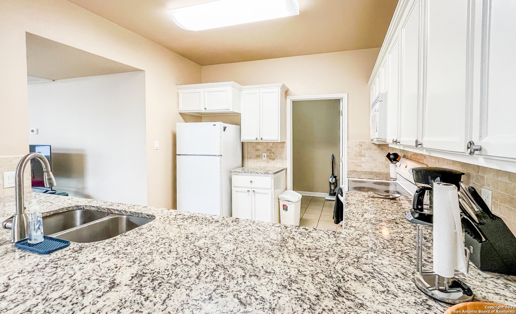 151 Chapel Hill Circle, San Antonio TX 78240