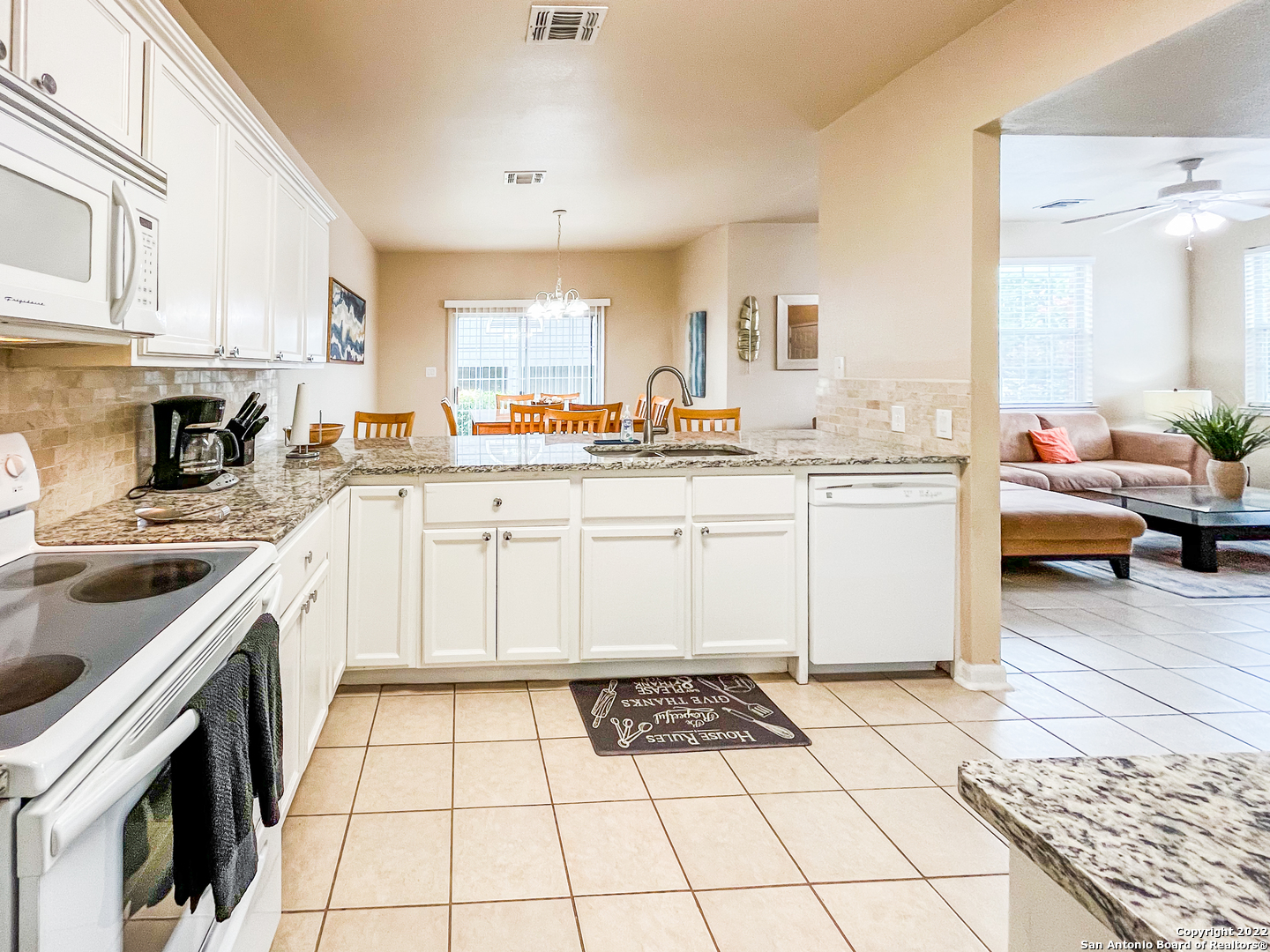 151 Chapel Hill Circle, San Antonio TX 78240