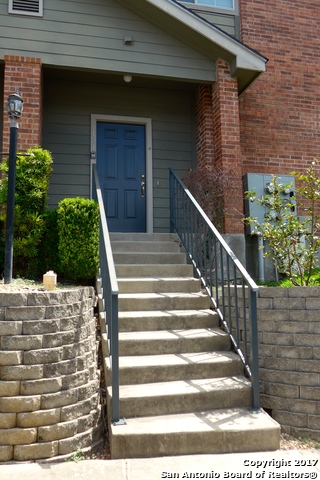 151 Chapel Hill Circle, San Antonio TX 78240