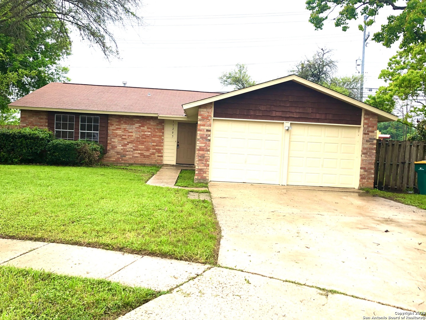 11205 Champion Oak Live Oak TX 78233