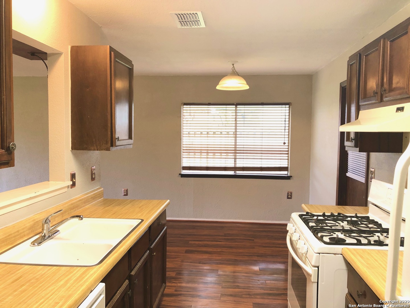 11205 Champion Oak Live Oak TX 78233