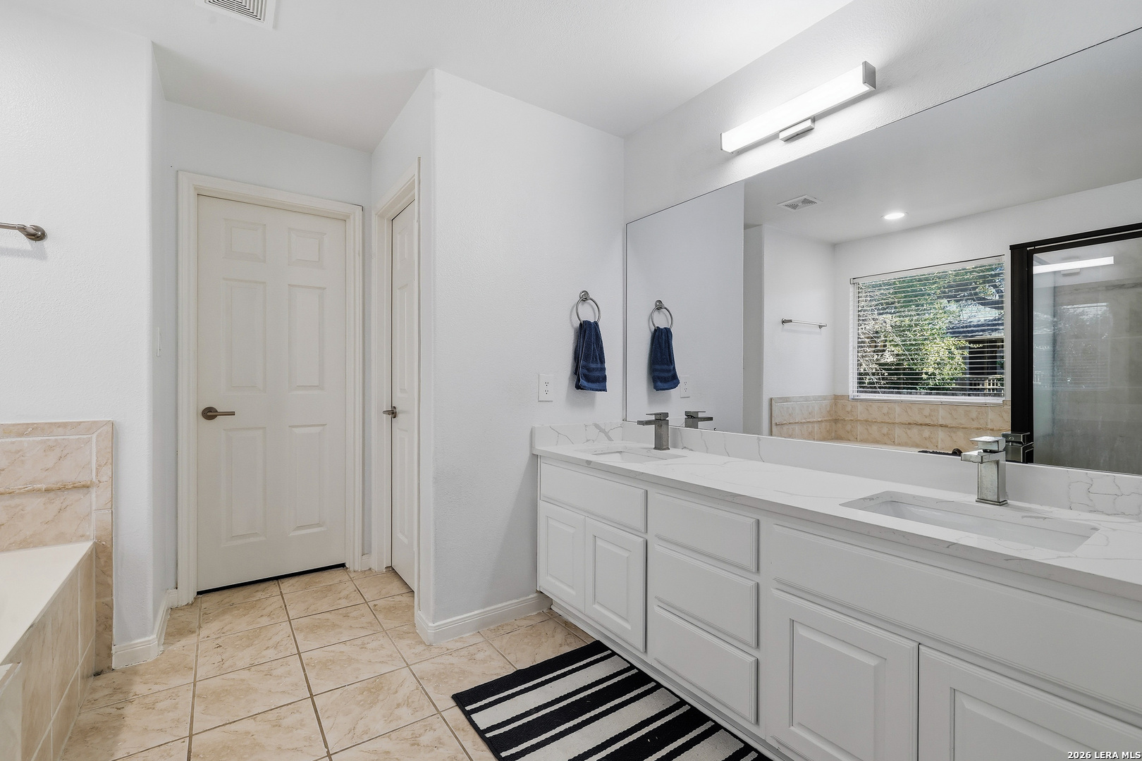 52 Greens Shade San Antonio TX 78216