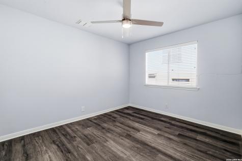 52 Greens Shade San Antonio TX 78216