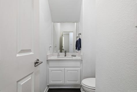 52 Greens Shade San Antonio TX 78216