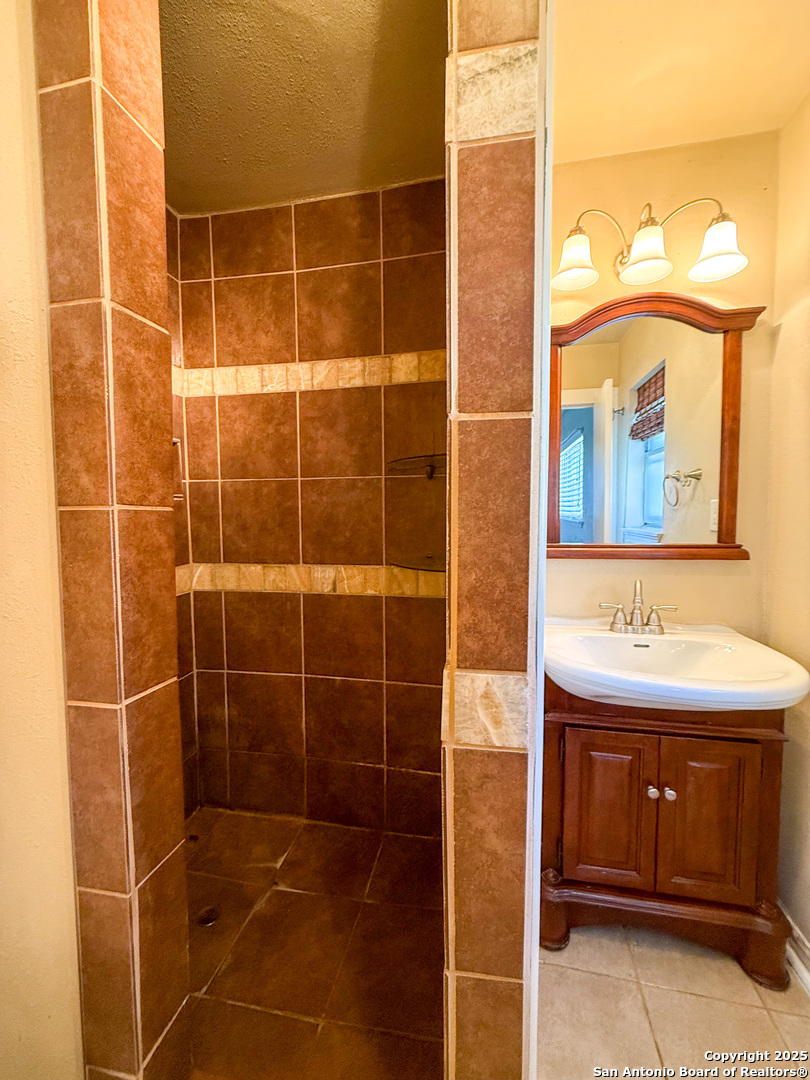 511 Solar Drive San Antonio TX 78227