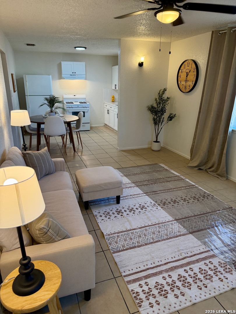 144 W Villaret Boulevard San Antonio TX 78221