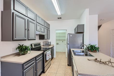 4105 St Charles Bay San Antonio TX 78229