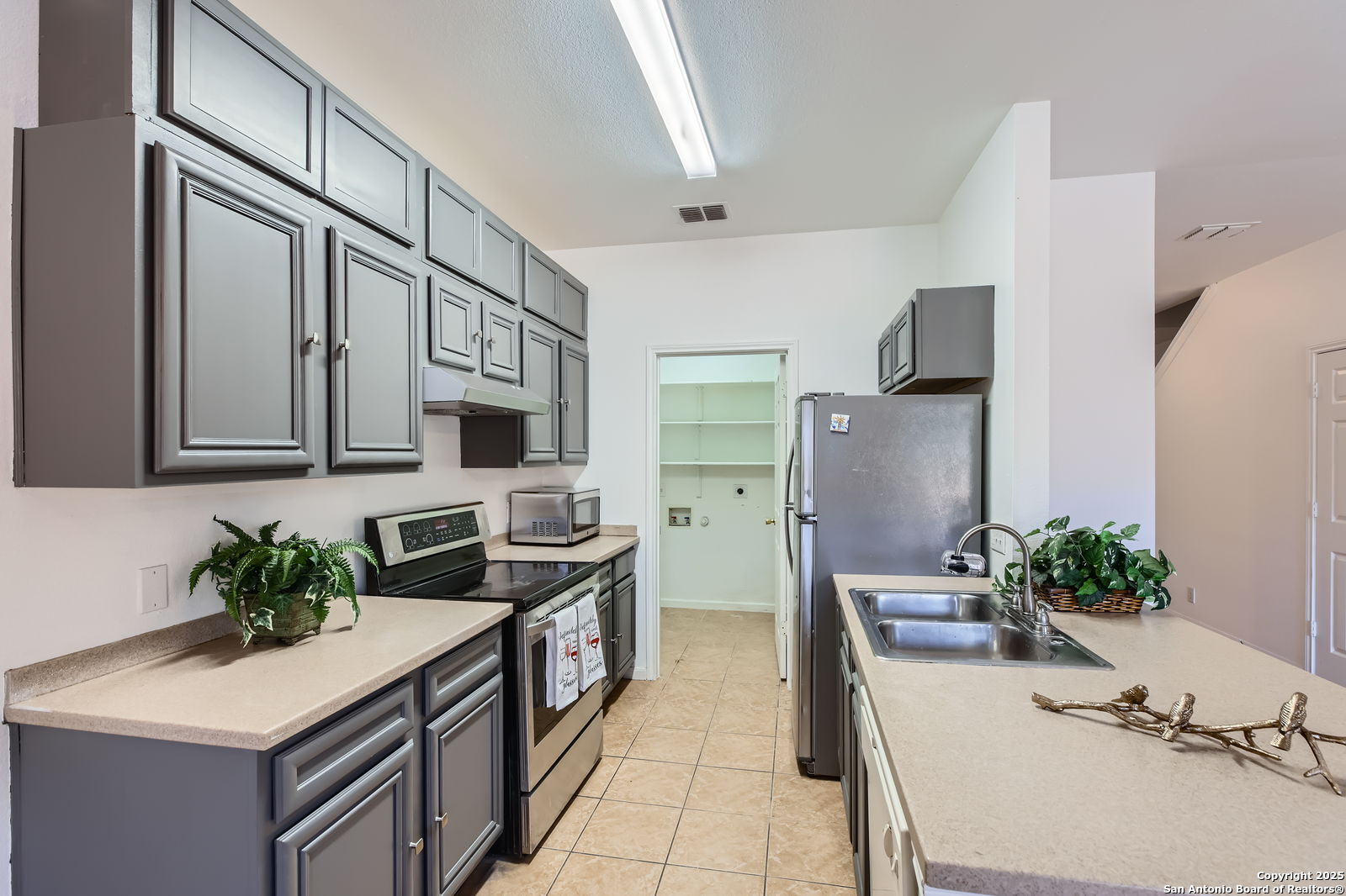 4105 St Charles Bay San Antonio TX 78229