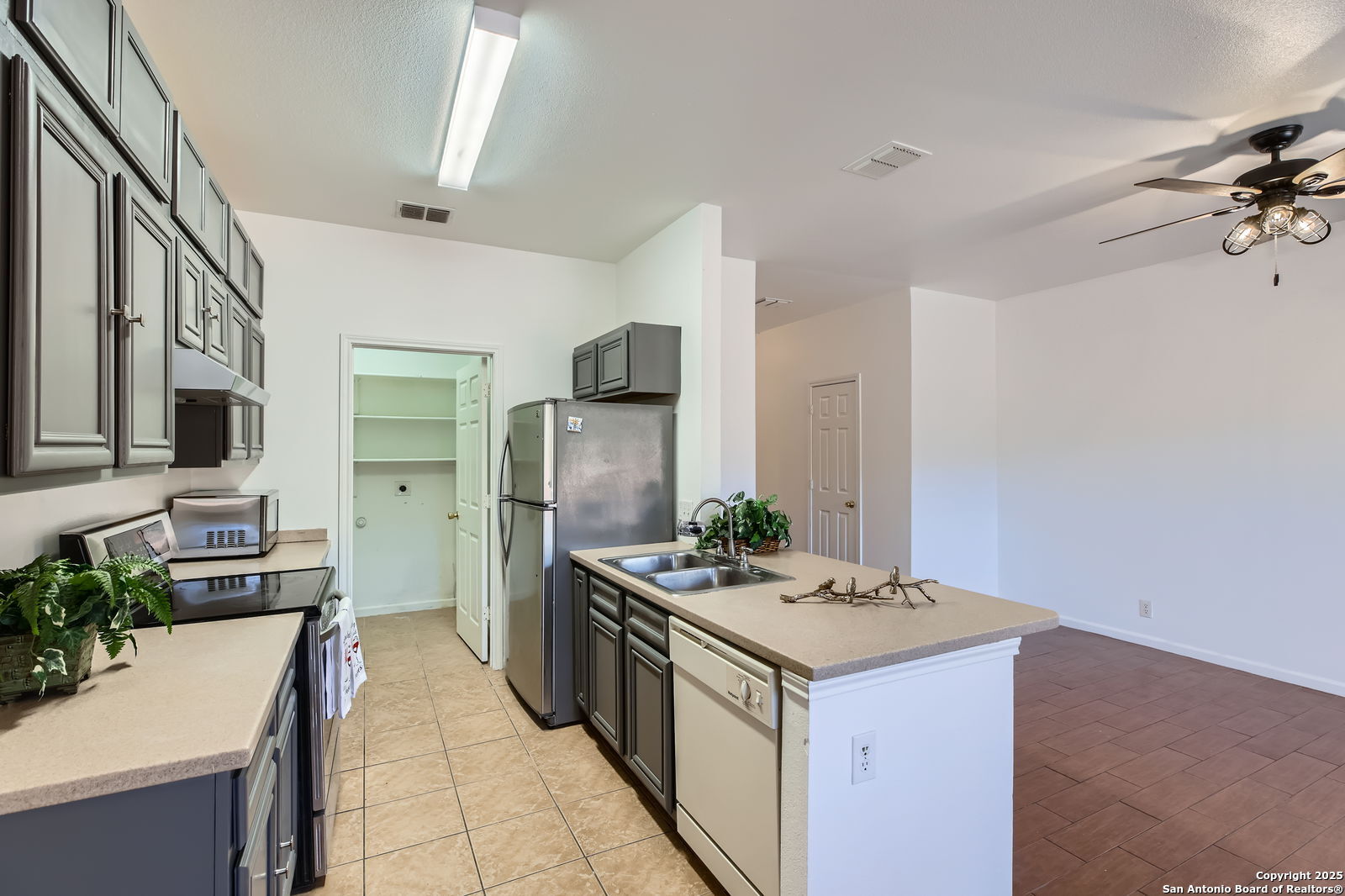 4105 St Charles Bay San Antonio TX 78229