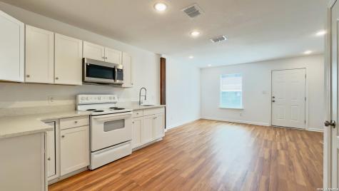 3038 W Salinas San Antonio TX 78207