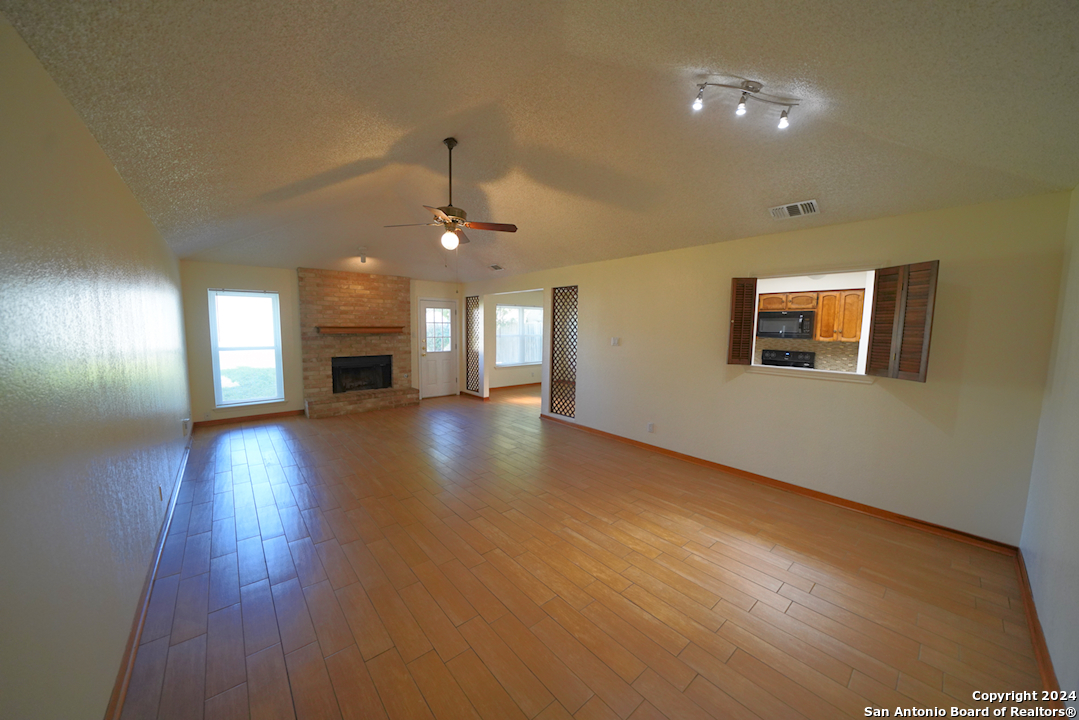 4211 Colonneh Trail San Antonio TX 78218