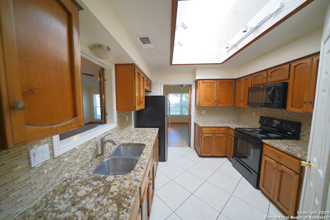 4211 Colonneh Trail San Antonio TX 78218