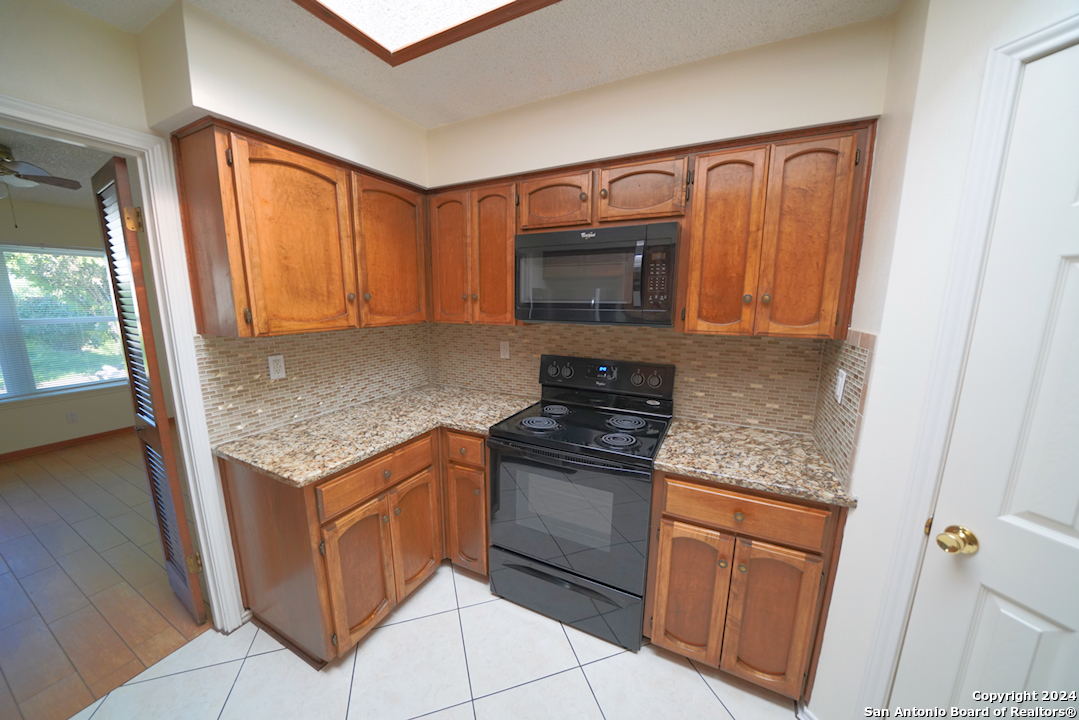 4211 Colonneh Trail San Antonio TX 78218