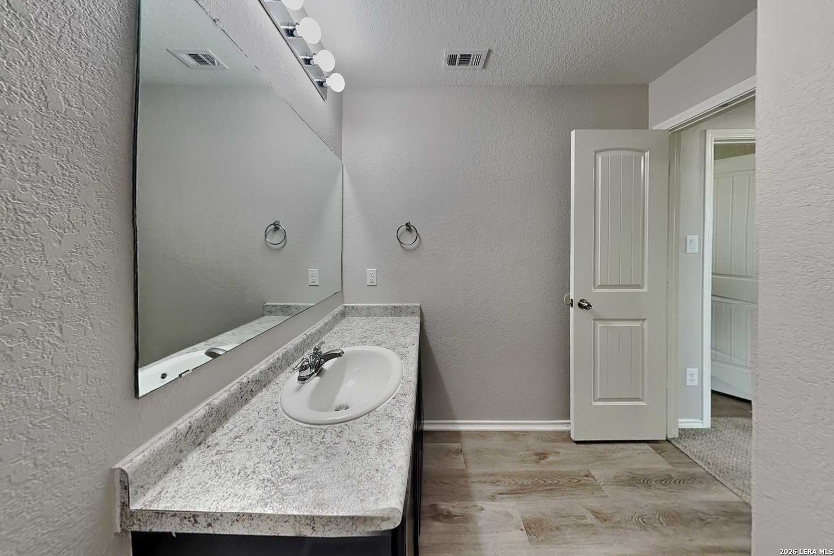 8406 Chalk Hill Cove Converse TX 78109