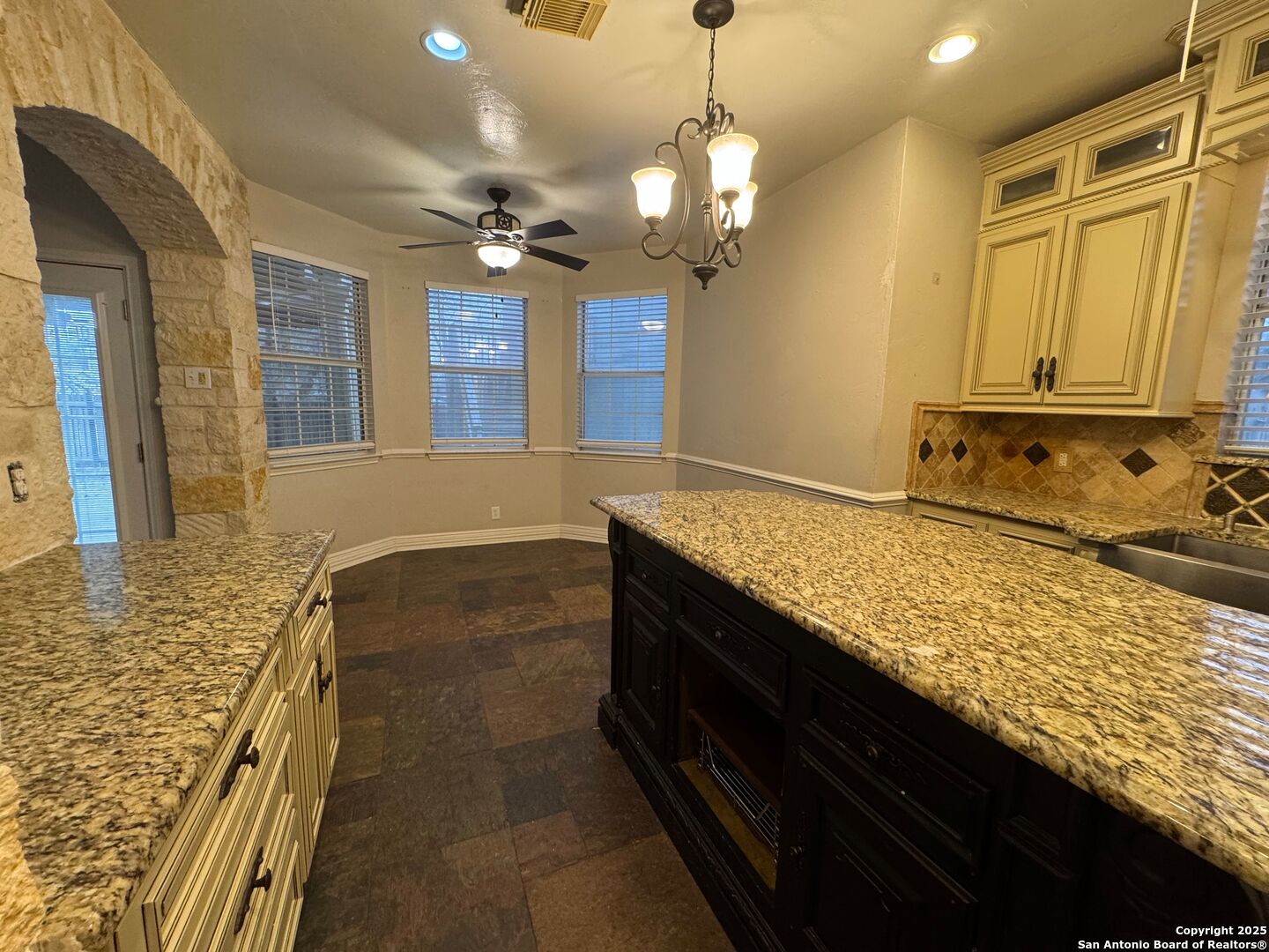 10118 Mission Creek Converse TX 78109