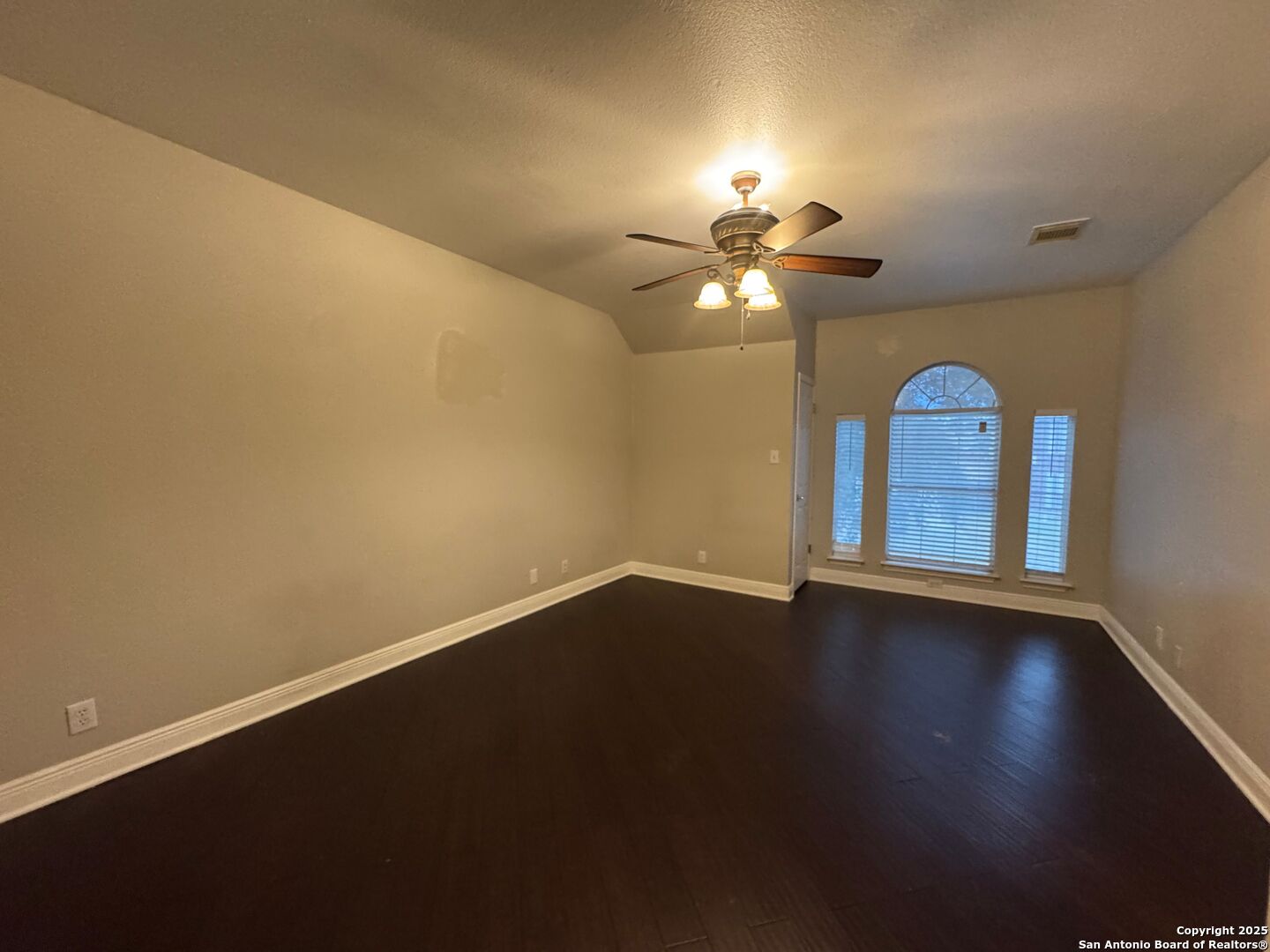 10118 Mission Creek Converse TX 78109