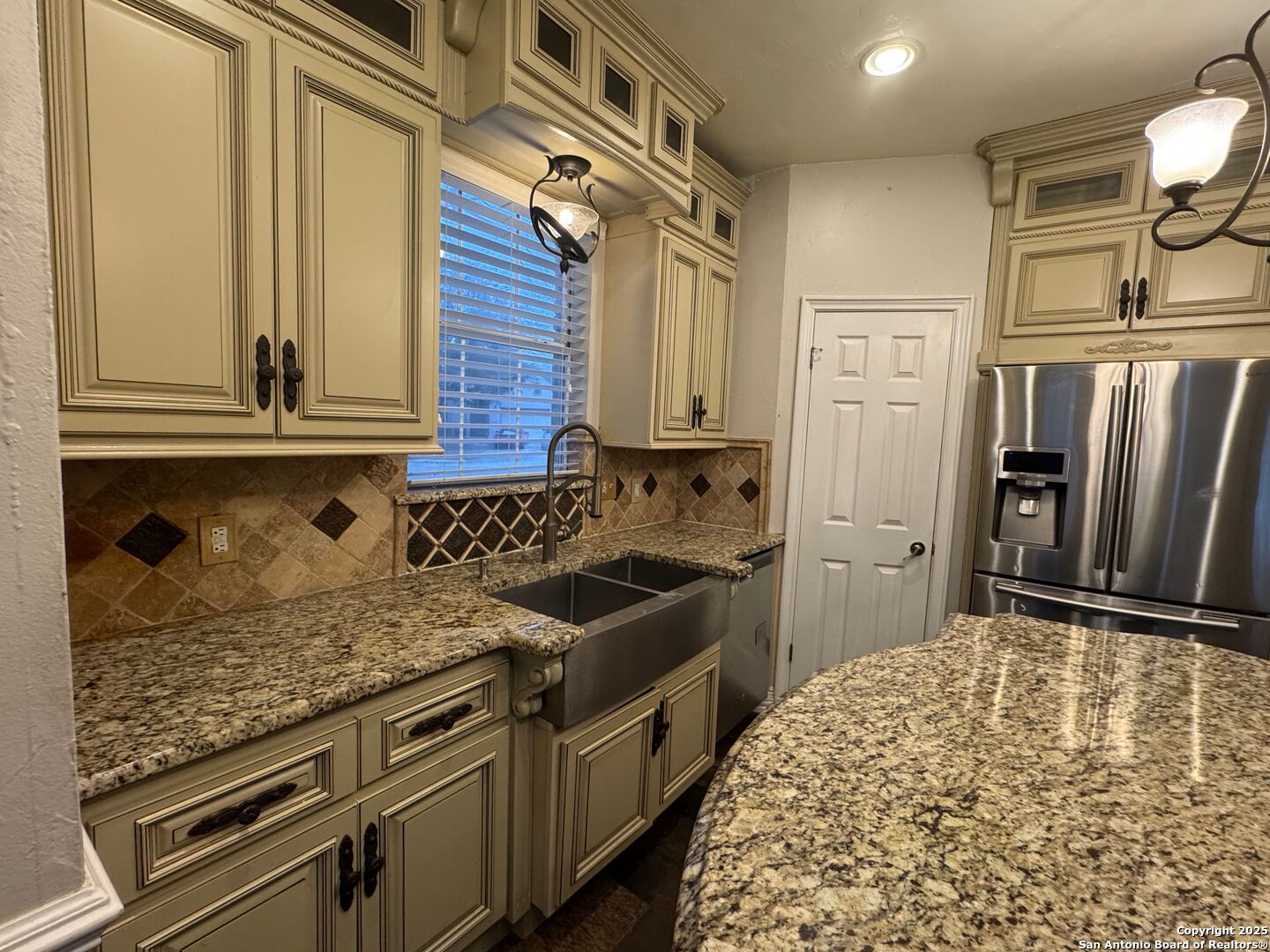 10118 Mission Creek Converse TX 78109