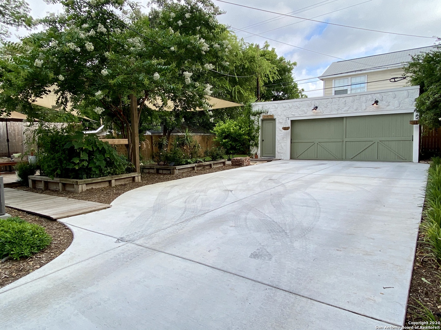 107 W Ridgewood Court San Antonio TX 78212