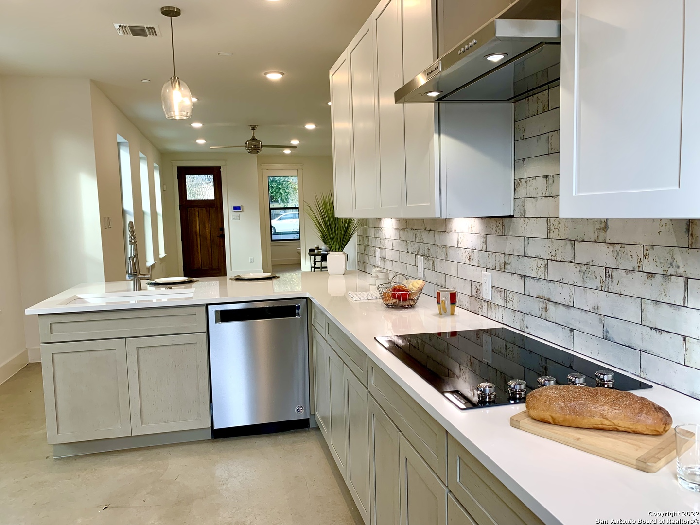 808 E Carson Street San Antonio TX 78208