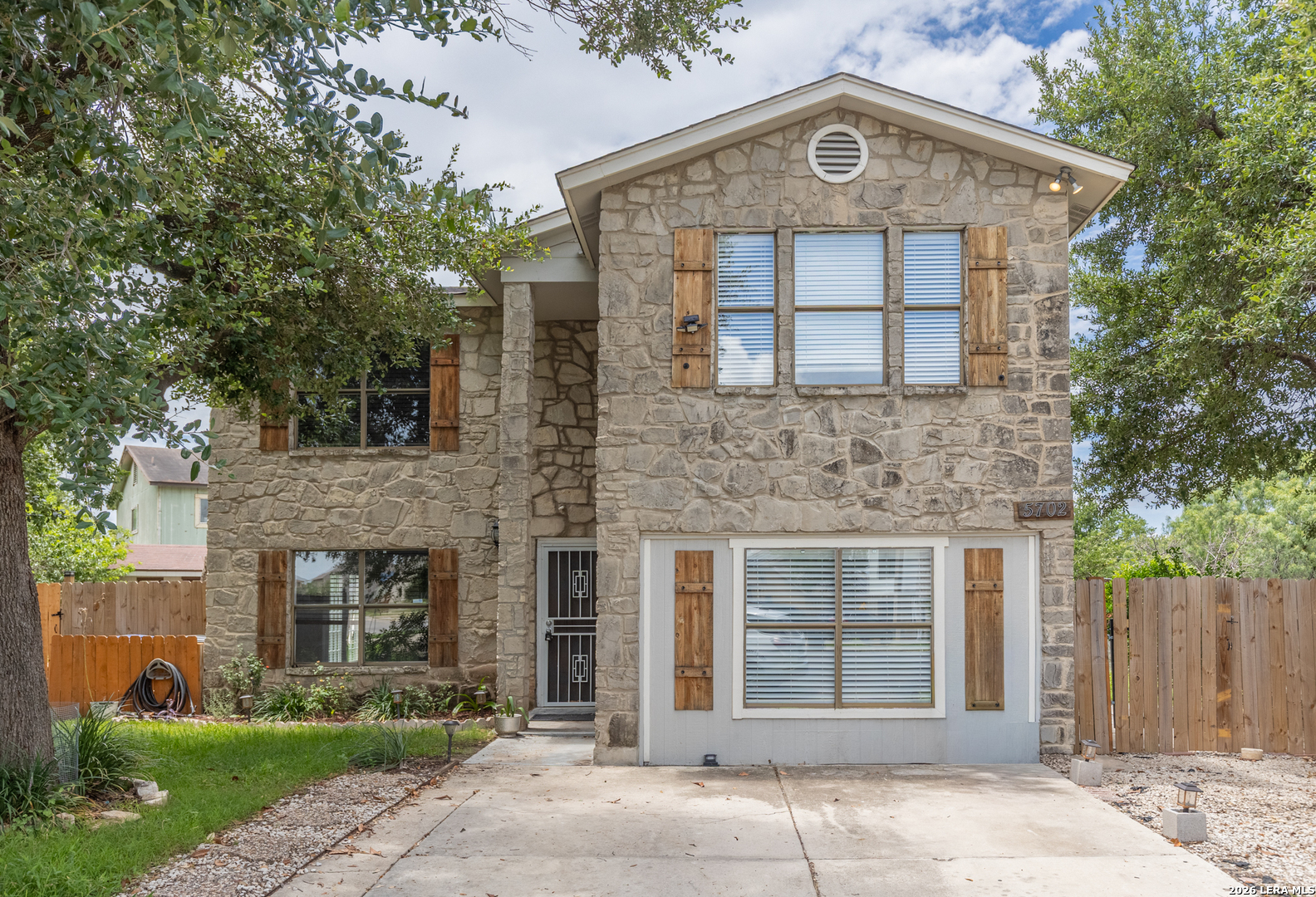 5702 Sunrise Laurel San Antonio TX 78244