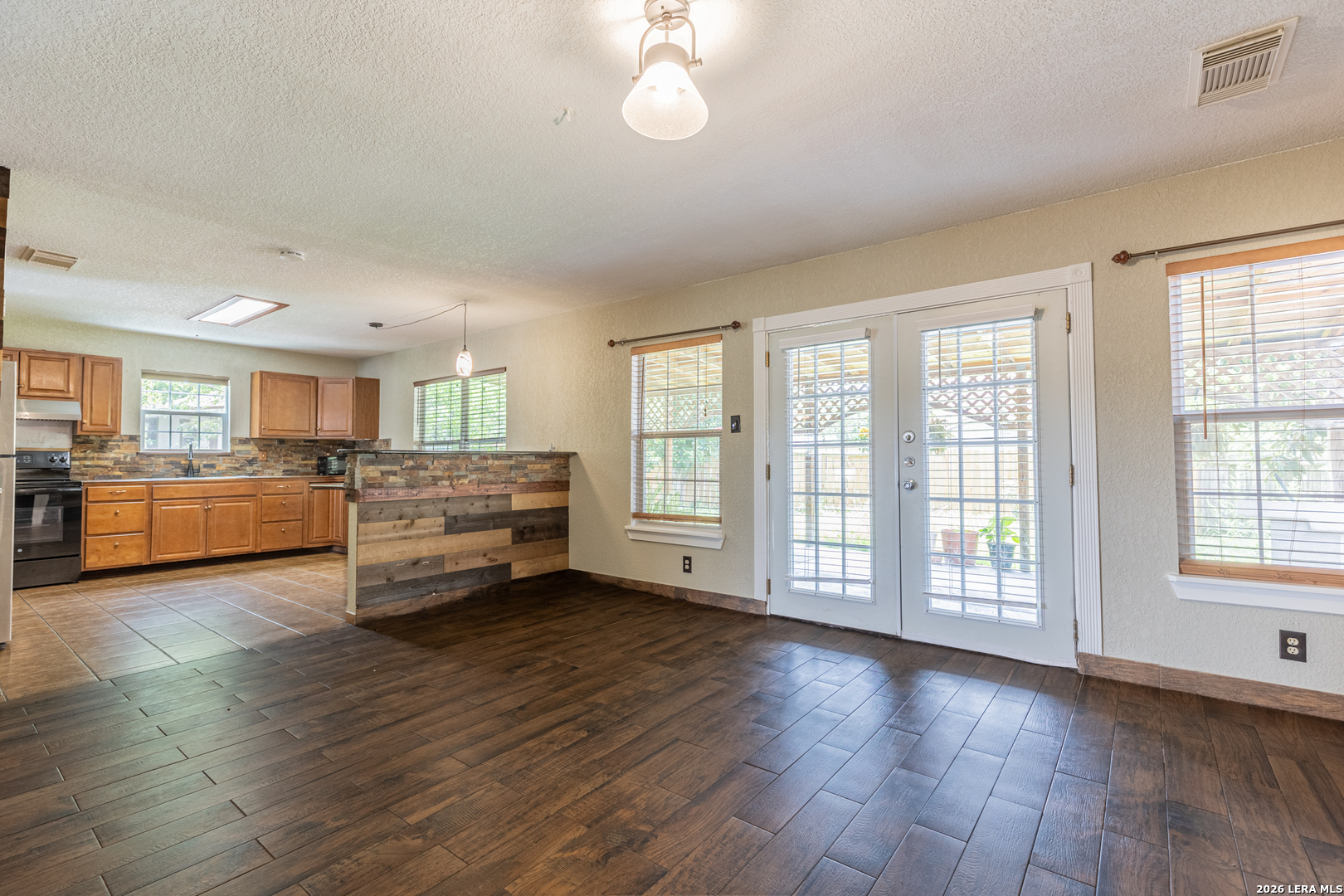 5702 Sunrise Laurel San Antonio TX 78244