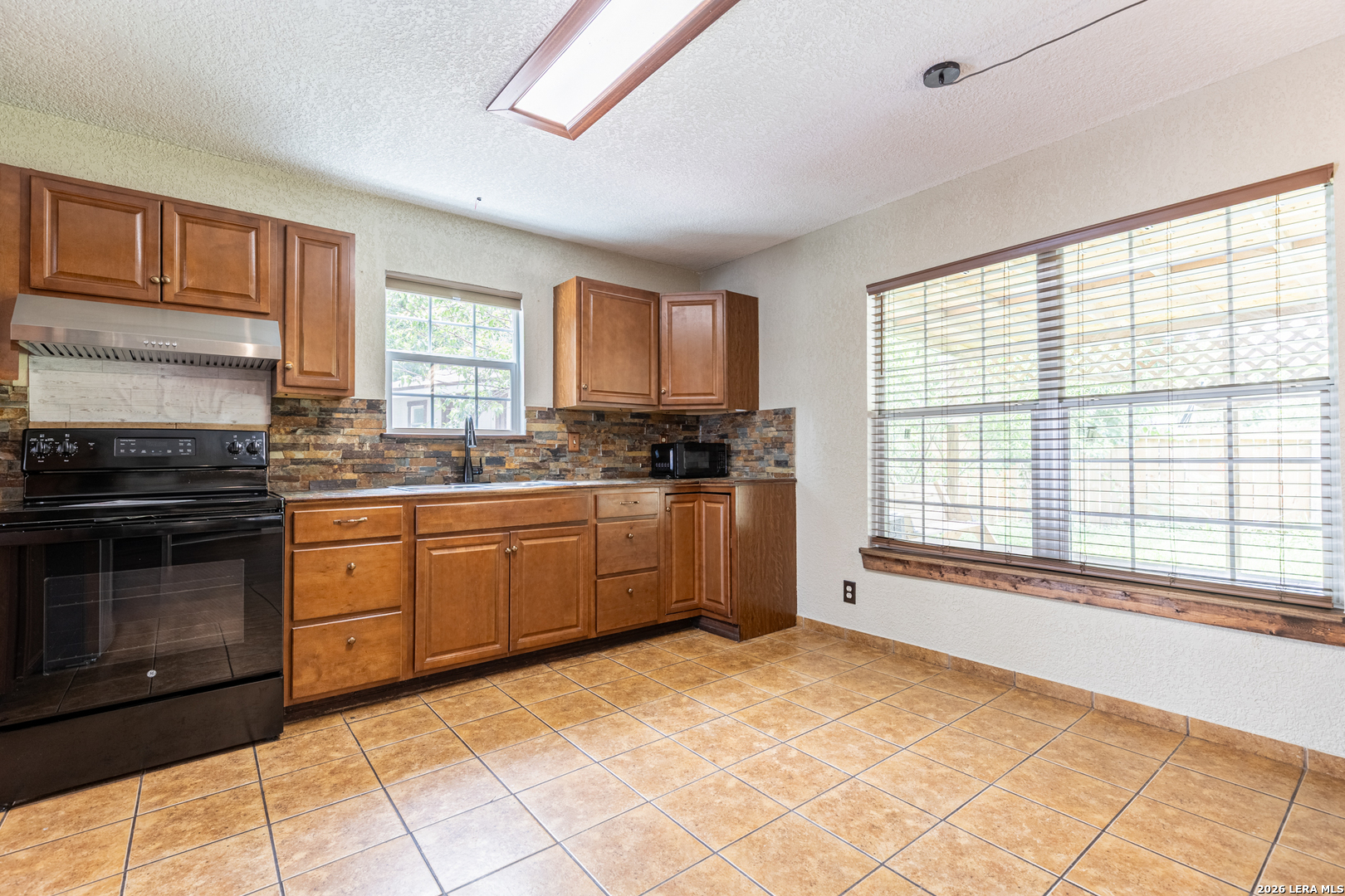 5702 Sunrise Laurel San Antonio TX 78244