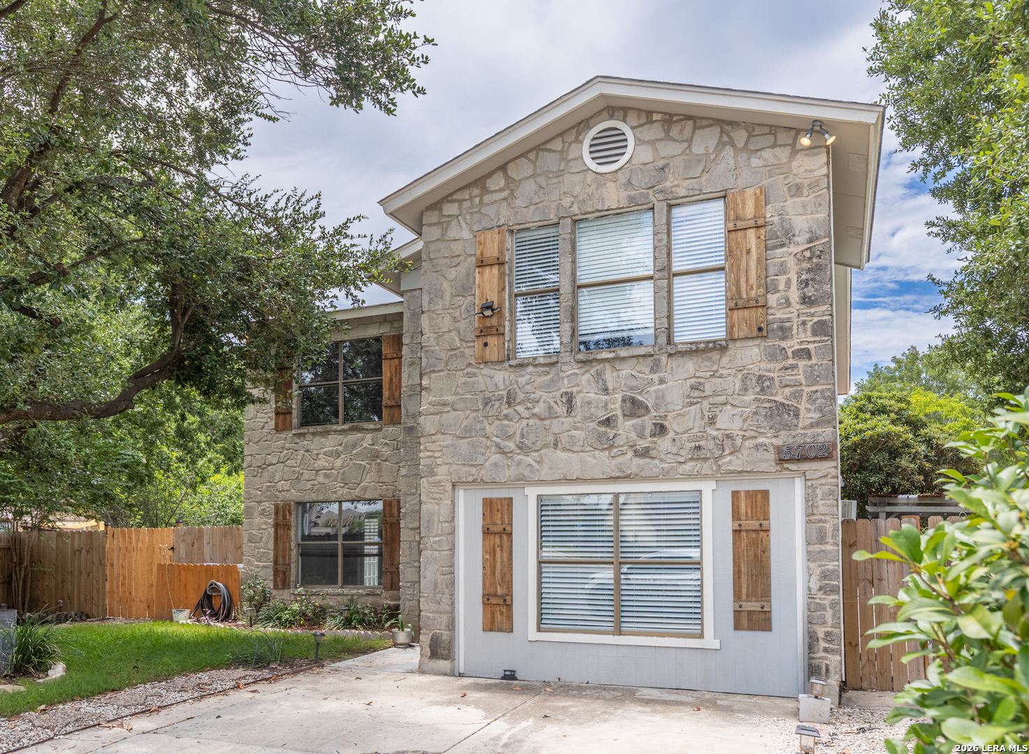 5702 Sunrise Laurel San Antonio TX 78244