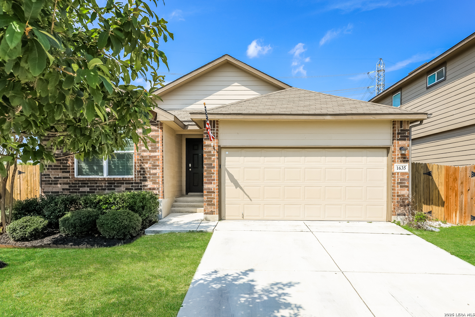 1635 Tree Run San Antonio TX 78245