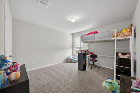 5910 Frisbee Path Converse TX 78109